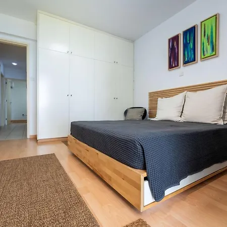 Beachfront Mediterranean Escape 3bd Sea View *