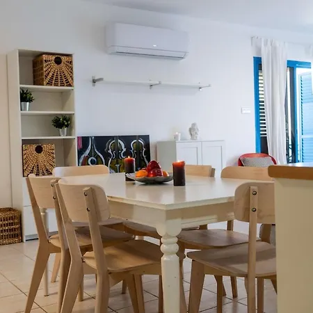 Beachfront Mediterranean Escape 3bd Sea View Daire *