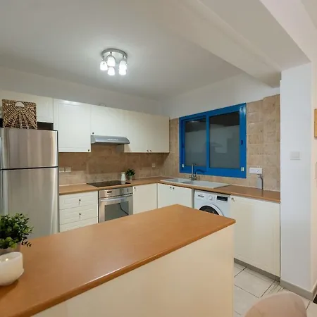 Beachfront Mediterranean Escape 3bd Sea View * Pentakomo