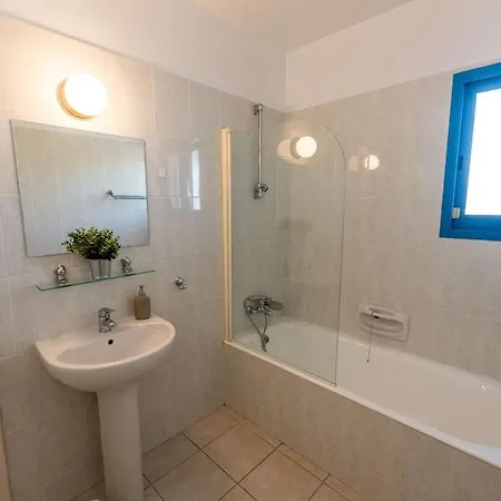 Beachfront Mediterranean Escape 3bd Sea View Pentakomo