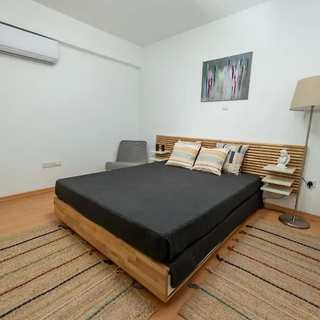 Beachfront Mediterranean Escape 3bd Sea View Lejlighed *