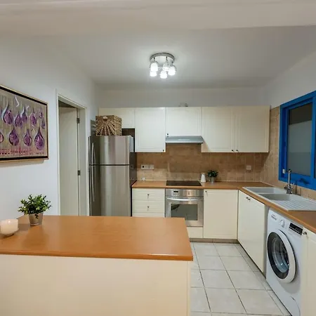 Apartamento Beachfront Mediterranean Escape 3bd Sea View