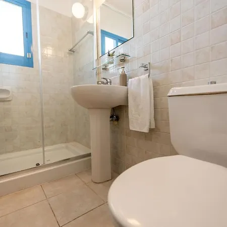 Beachfront Mediterranean Escape 3bd Sea View Apartamento *