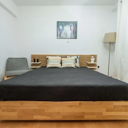 Beachfront Mediterranean Escape 3bd Sea View * Pentakomo