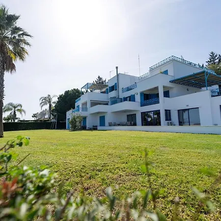 Beachfront Mediterranean Escape 3bd Sea View