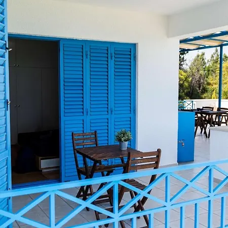 Beachfront Mediterranean Escape 3bd Sea View