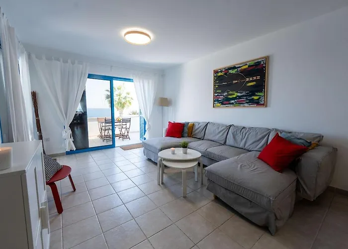 Beachfront Mediterranean Escape 3bd Sea View