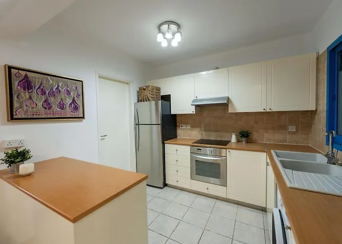 Beachfront Mediterranean Escape 3bd Sea View Apartmán